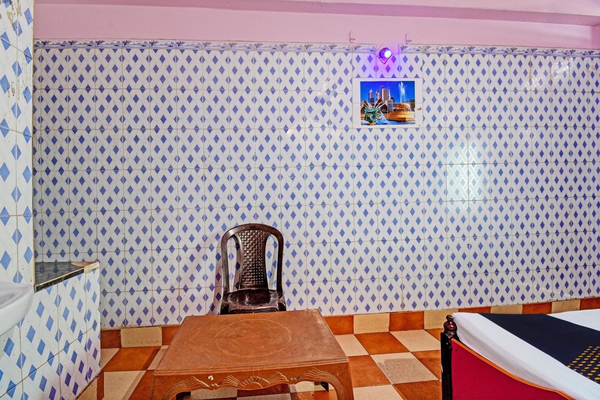 Hotel O Sri Ram Guest House Пури Екстериор снимка